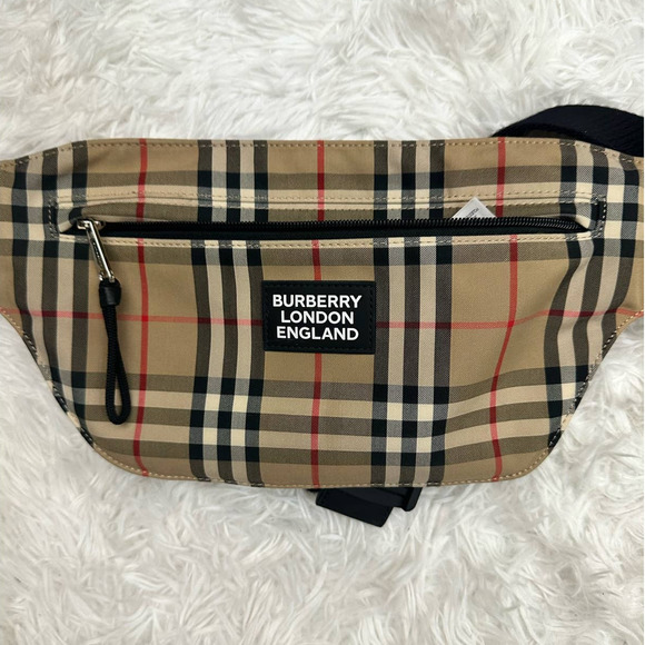 💎✨BEAUTIFUL✨💎BRAND NEW Burberry Bumbag - Picture 2 of 9